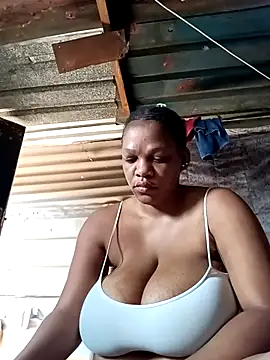 Snapshot of HappygalTheQueen chatting on 10.15.25 HappygalTheQueen online show from 10.15.25