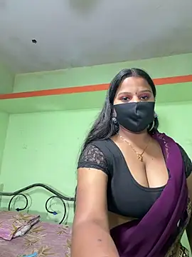 Snapshot of Shneeha_le chatting on 02.04.26 Shneeha le online show from 02.04.26