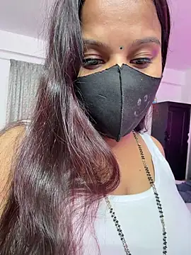 Snapshot of Shneeha_le chatting on 02.14.26 Shneeha le online show from 02.14.26