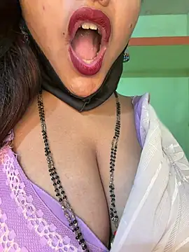 Shneeha le online show from 04.08.26