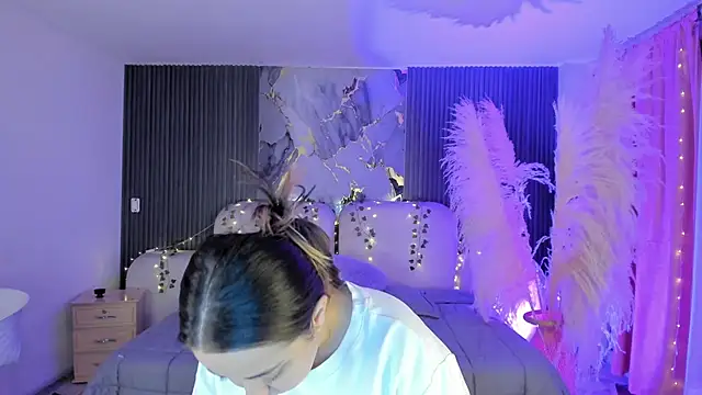 SarahCastro1  online show from 04.02.26