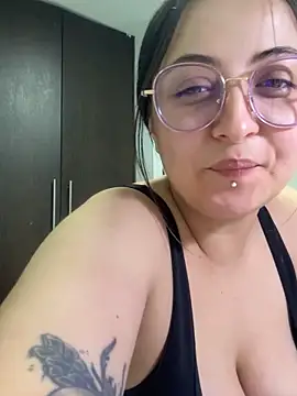 SarahCastro1  online show from 05.12.26