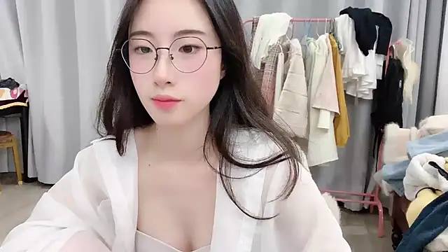 Freya7777 online show from 11.17.25