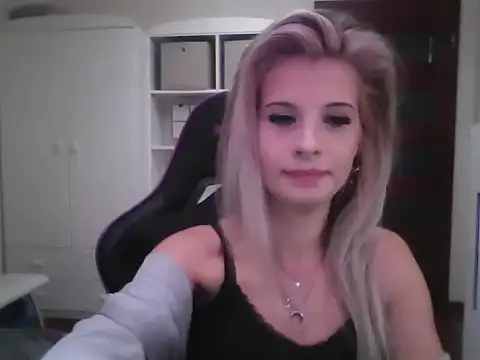 KristineGlow online show from 10.01.25