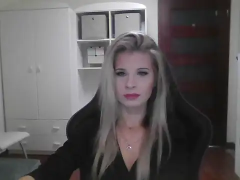 KristineGlow online show from 10.07.25