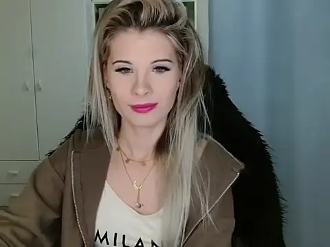 KristineGlow online show from 11.05.25