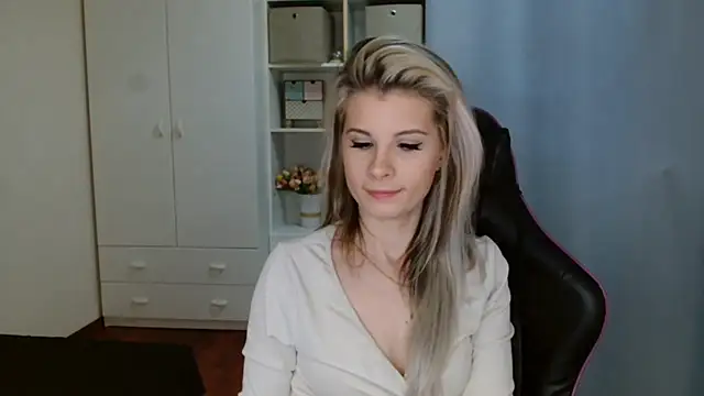 KristineGlow online show from 03.09.26