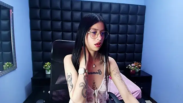 Dulce Miaa  online show from 11.29.25