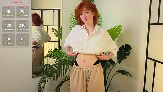 Snapshot of JuanaFriesz chatting on 09.10.25 JuanaFriesz online show from 09.10.25