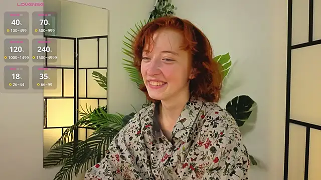 Snapshot of JuanaFriesz chatting on 09.11.25 JuanaFriesz online show from 09.11.25