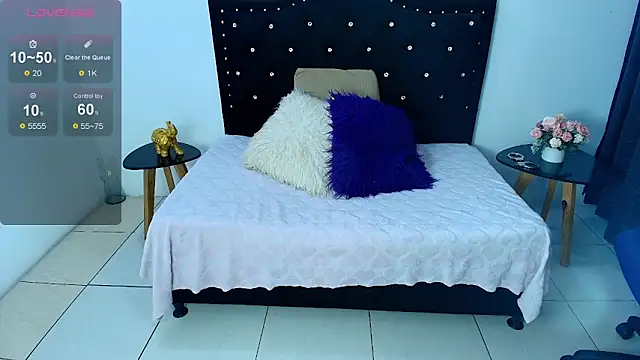 Snapshot of SammySmall_F_w chatting on 11.12.25 SammySmall F w online show from 11.12.25