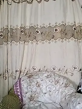 Vyxen   online show from 12.18.25