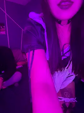 Snapshot of disvla chatting on 11.16.25 disvla online show from 11.16.25