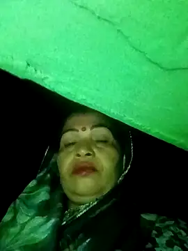 Snapshot of Manavi_x chatting on 11.17.25 Manavi x online show from 11.17.25