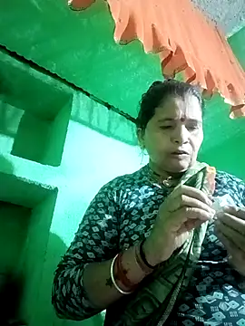 Snapshot of Manavi_x chatting on 11.26.25 Manavi x online show from 11.26.25