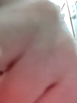 Snapshot of simsim-00 chatting on 12.01.25 simsim-00 online show from 12.01.25