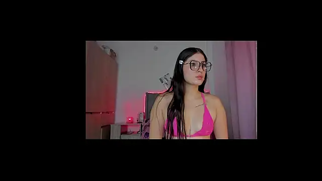 mia scarlet8 online show from 10.28.25