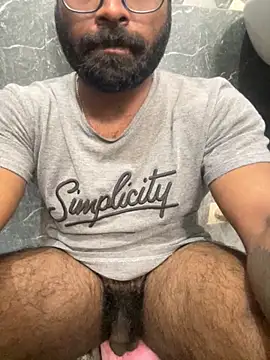 Snapshot of DJLOVE280825 chatting on 11.01.25 DJLOVE280825 online show from 11.01.25