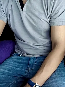 Snapshot of chocolate_alone chatting on 10.30.25 chocolate alone online show from 10.30.25