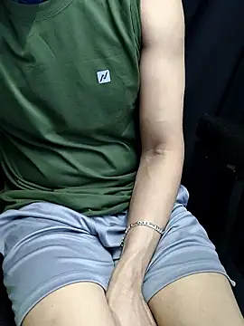 Snapshot of chocolate_alone chatting on 11.22.25 chocolate alone online show from 11.22.25