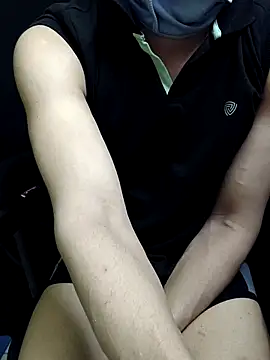 Snapshot of chocolate_alone chatting on 12.15.25 chocolate alone online show from 12.15.25