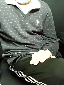 Snapshot of chocolate_alone chatting on 12.20.25 chocolate alone online show from 12.20.25