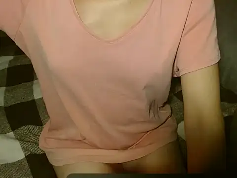 Snapshot of LorraineOSun chatting on 12.01.25 LorraineOSun online show from 12.01.25