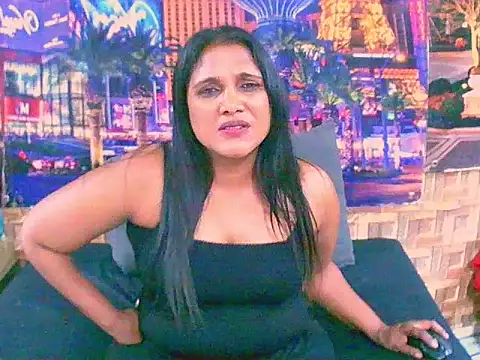 Snapshot of IndianSexyLady4u chatting on 10.23.25 IndianSexyLady4u online show from 10.23.25