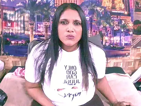 Snapshot of IndianSexyLady4u chatting on 10.23.25 IndianSexyLady4u online show from 10.23.25