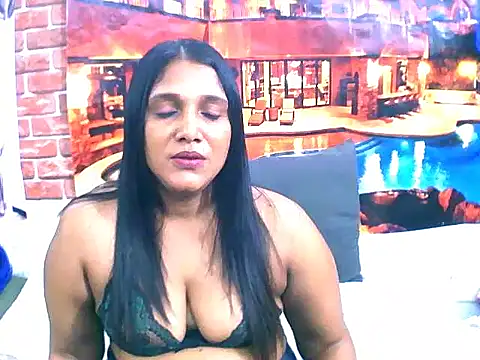 Snapshot of IndianSexyLady4u chatting on 10.30.25 IndianSexyLady4u online show from 10.30.25