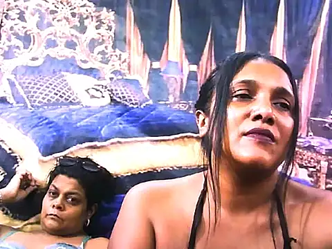 Snapshot of IndianSexyLady4u chatting on 11.28.25 IndianSexyLady4u online show from 11.28.25