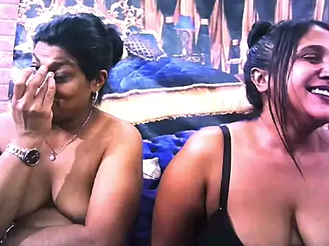 Snapshot of IndianSexyLady4u chatting on 11.30.25 IndianSexyLady4u online show from 11.30.25