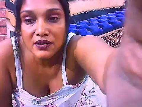 Snapshot of IndianSexyLady4u chatting on 11.30.25 IndianSexyLady4u online show from 11.30.25