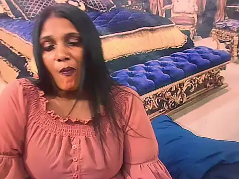 Snapshot of IndianSexyLady4u chatting on 12.14.25 IndianSexyLady4u online show from 12.14.25