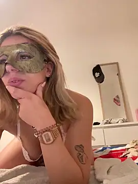 Snapshot of DouceAngela69 chatting on 11.20.25 DouceAngela69 online show from 11.20.25