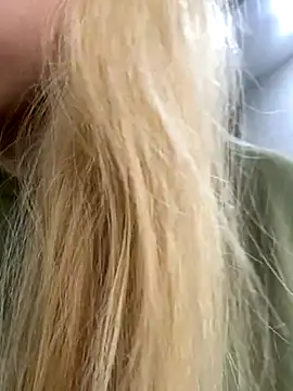 Snapshot of LunaMillie chatting on 11.08.25 LunaMillie online show from 11.08.25