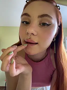 LunaMillie online show from 04.02.26