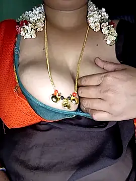 Snapshot of Geetha227 chatting on 11.13.25 Geetha227 online show from 11.13.25