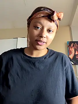 Snapshot of Marleymols chatting on 09.15.25 Marleymols online show from 09.15.25