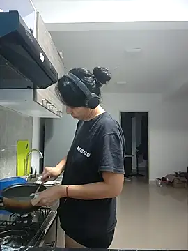 yohacriss online show from 11.10.25