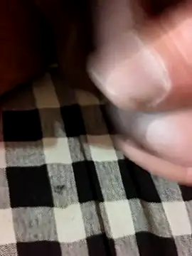 Snapshot of MH_12_11 chatting on 12.16.25 MH 12 11 online show from 12.16.25