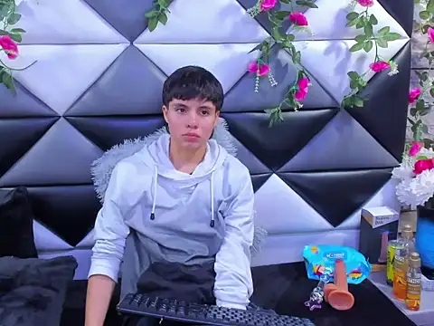 Bruno Cruzz online show from 10.24.25