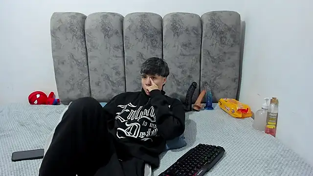 Bruno Cruzz online show from 04.21.26