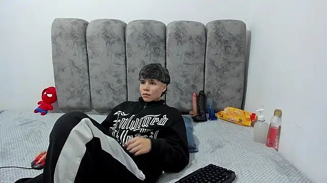 Bruno Cruzz online show from 04.23.26