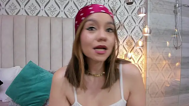 Sky Junne online show from 10.03.25