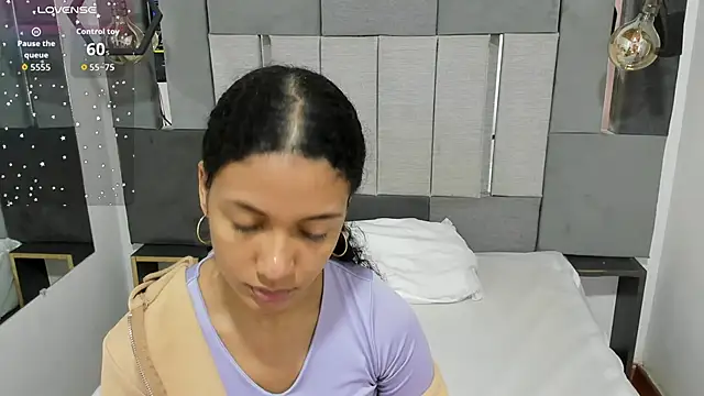 Snapshot of VictoriaDuart chatting on 02.16.26 VictoriaDuart online show from 02.16.26