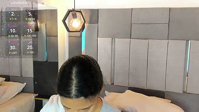 Snapshot of VictoriaDuart chatting on 02.18.26 VictoriaDuart online show from 02.18.26