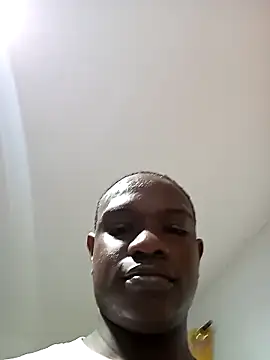 Snapshot of MackMacKenzie chatting on 10.06.25 MackMacKenzie online show from 10.06.25