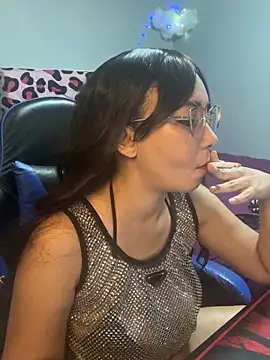 Snapshot of aliciaxul chatting on 10.01.25 aliciaxul online show from 10.01.25