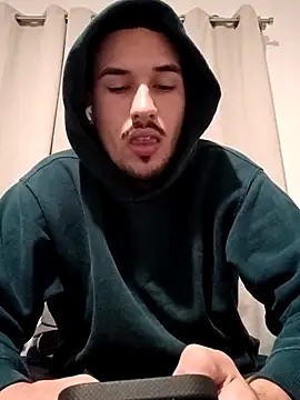 Snapshot of Jadriel23 chatting on 10.13.25 Jadriel23 online show from 10.13.25